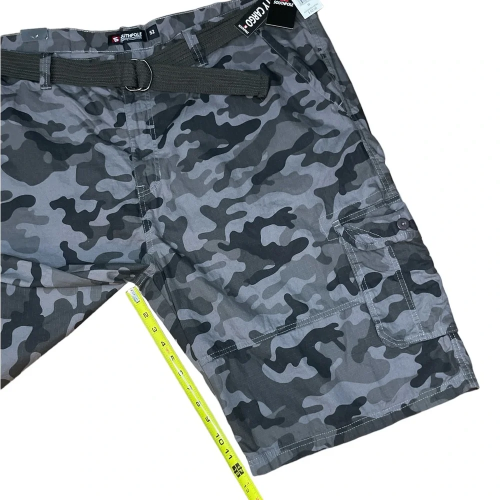 Vintage Y2K South Pole Men’s Utility Cargo Shorts Camo Size‎ 52 NWT’S Streetwear